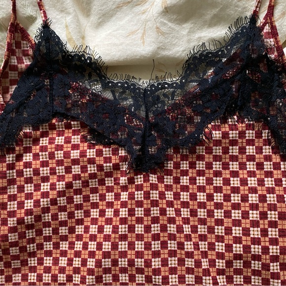 Retro-Style Tank - Picture 2 of 4